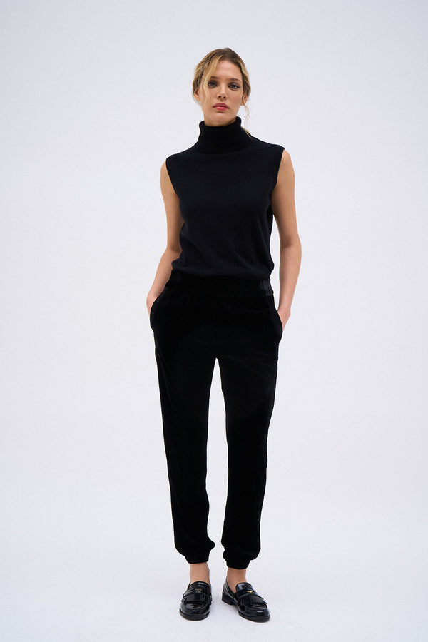 JOAR BLACK VELVET PANTS